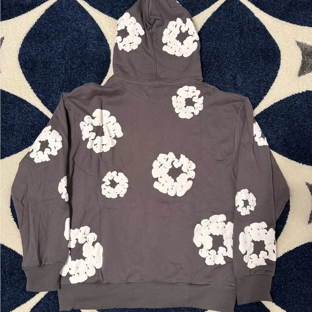 Denim Tears The Cotton Wreath Gray Pullover Men’s Size Small or Medium